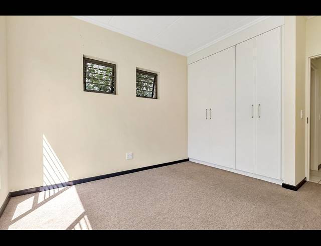 2 BEDROOM APARTMENT FOR SALE IN BRYANSTON